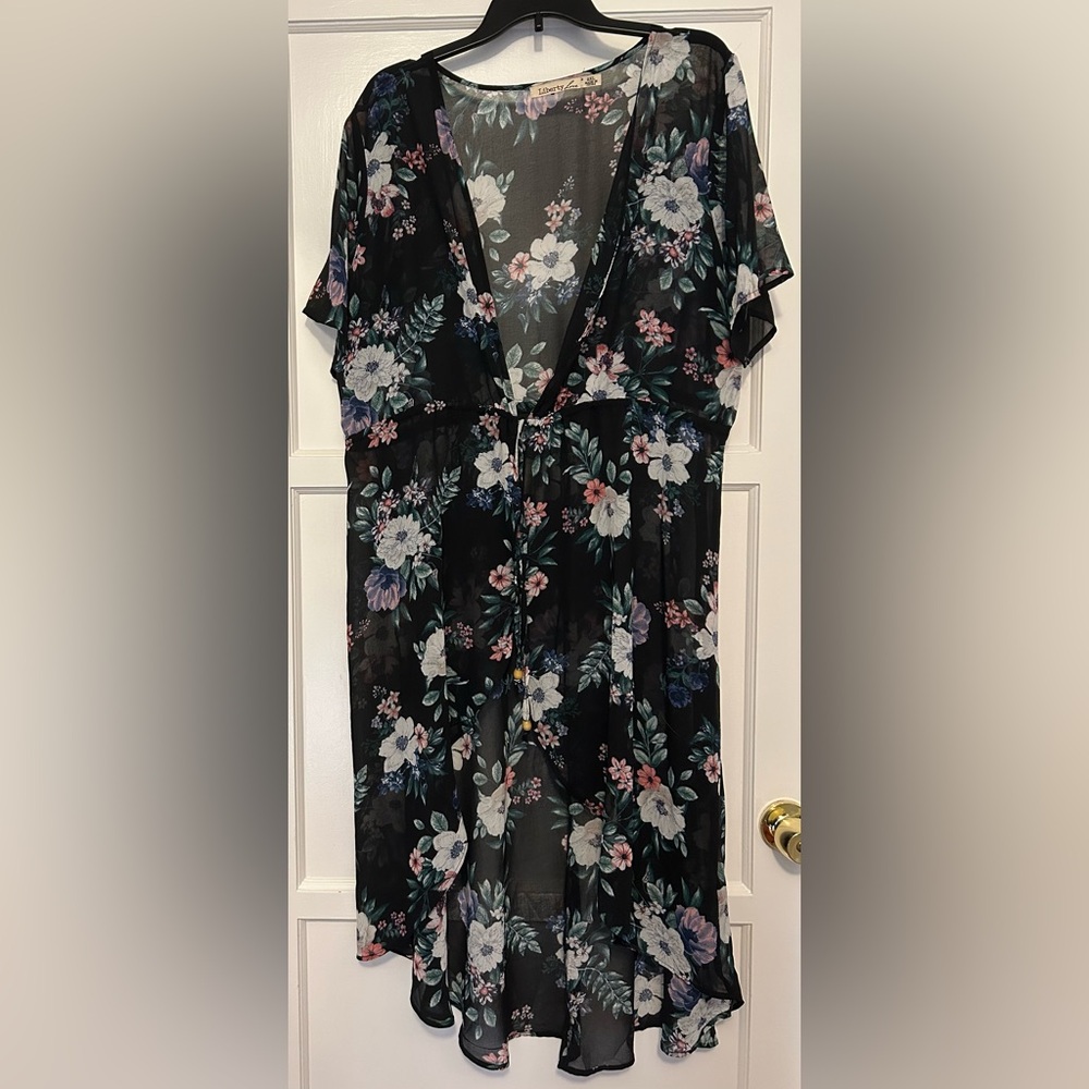 Liberty Love Plus Size 2X Floral Front Tie Open Front Defined Waist Blouse